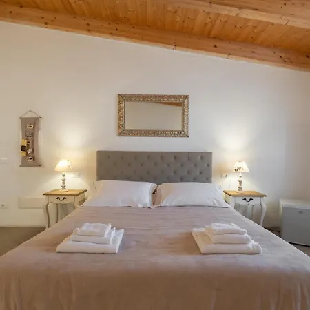 Dimoras Boutique Rooms-2